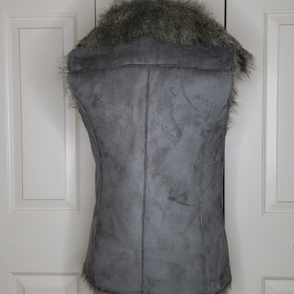 Fever Microsuede Vest with Faux Fur Size Medium - Picture 4 of 9